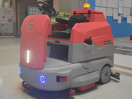 電動(dòng)洗地機(jī)使用步驟與注意事項(xiàng)