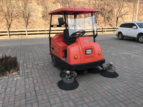 電動掃地機和人工相比有哪些優(yōu)勢