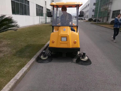 掃地機出現(xiàn)漏塵問題怎么辦