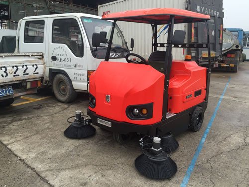 電動(dòng)掃地機(jī)好用嗎