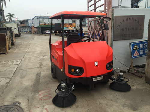 駕駛式掃地機(jī)報(bào)價(jià)