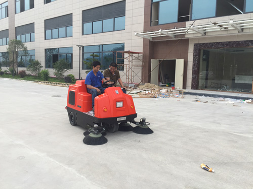 小型掃地機多少錢一臺