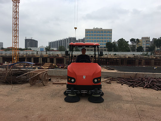 手推式掃地機怎么樣好用嗎？有什么優(yōu)勢