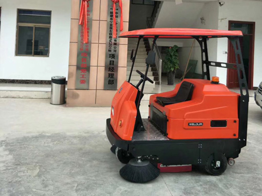 電動(dòng)掃地車廠家排名