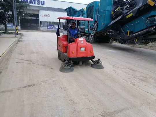 電動清掃車如何正確使用,有什么維護(hù)技巧嗎