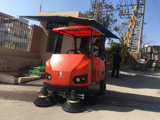 下雨天可以使用掃地機(jī)嗎