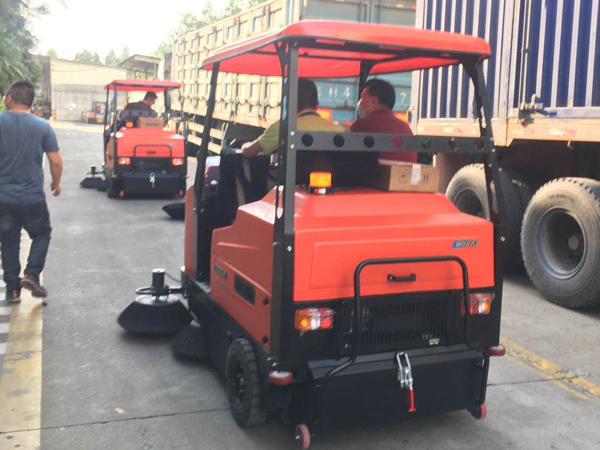 電動(dòng)掃地機(jī)怎么樣