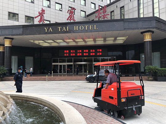 小型掃地車怎么樣?使用小型掃地車有哪些優(yōu)勢特點