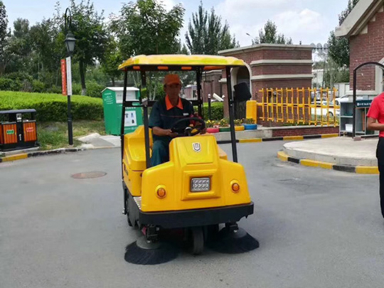 物業(yè)掃地車什么品牌好