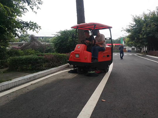 掃地車常見問題及解決方法