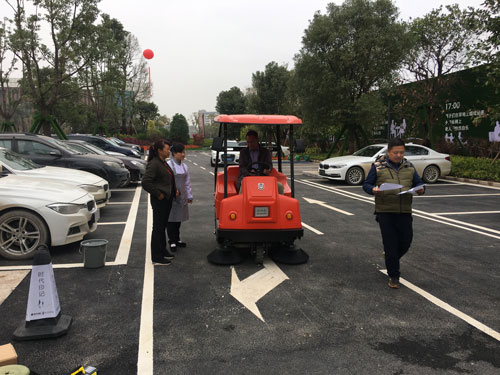 小型電動(dòng)掃地機(jī)真的實(shí)用嗎？掃地機(jī)廠家為你答疑