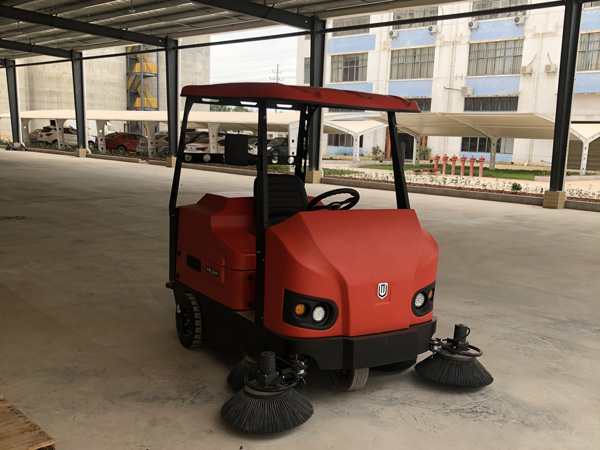 電動(dòng)掃地車