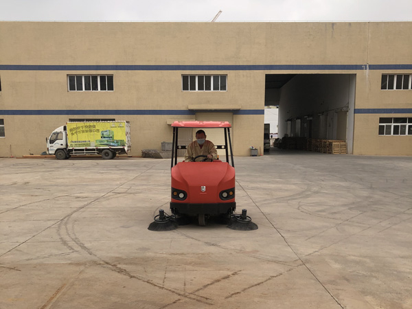工廠掃地車